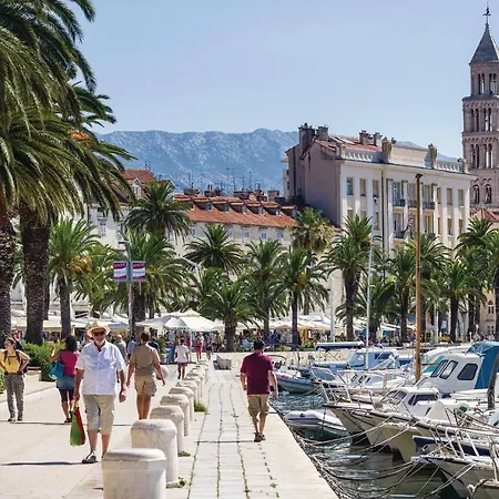 Three-bedroom In * Split