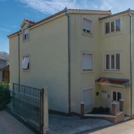 Three-bedroom In Split